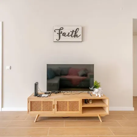 Casa Eden Patio-porch-ws-bbq-fast Wifi! 2br Modern Near Marina!