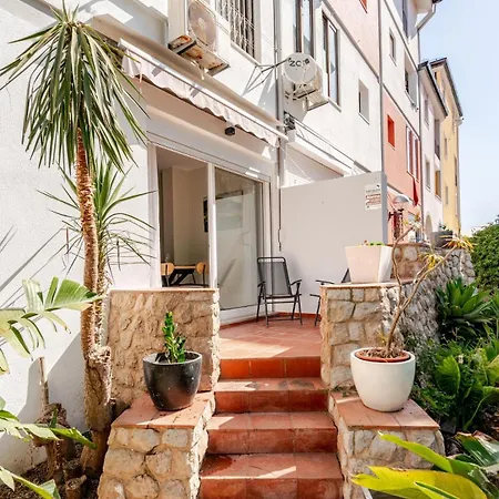 Casa Eden Patio-porch-ws-bbq-fast Wifi! 2br Modern Near Marina! Apartment