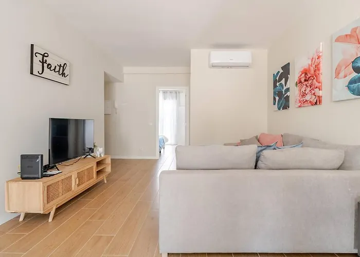 Apartament Casa Eden 2br Modern Near Marina! Patio-porch-ws-bbq-fast Wifi! Quarteira