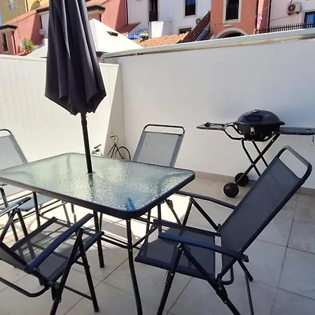 Eden - Marina, Location * Quarteira