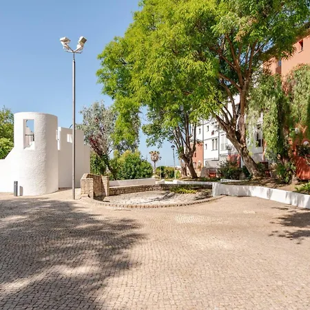 Casa Eden Patio-porch-ws-bbq-fast Wifi! 2br Modern Near Marina! Quarteira