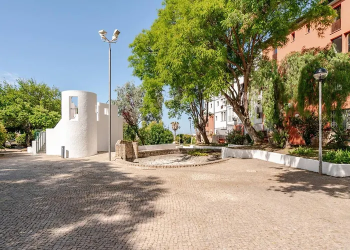 Casa Eden 2br Modern Near Marina! Patio-porch-ws-bbq-fast Wifi! Quarteira
