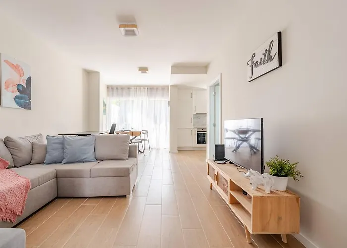 Apartment Casa Eden 2br Modern Near Marina! Patio-porch-ws-bbq-fast Wifi! Quarteira