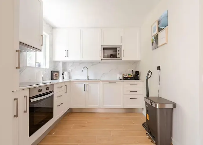 Casa Eden 2br Modern Near Marina! Patio-porch-ws-bbq-fast Wifi! Apartment
